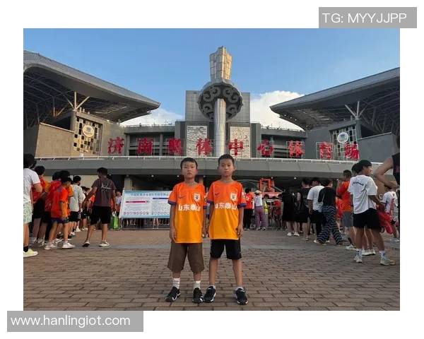 热爱足球明星的男生们如何追逐梦想与偶像的足迹